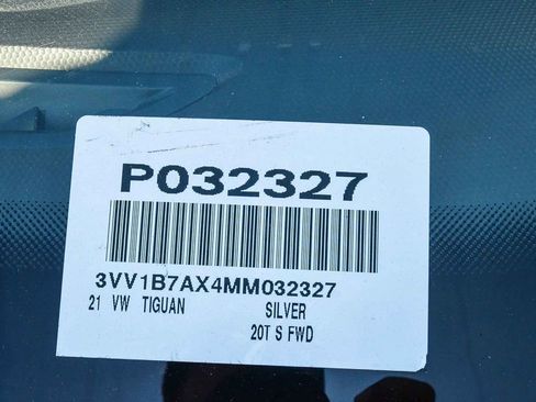 Used 2021 Volkswagen Tiguan S image 33