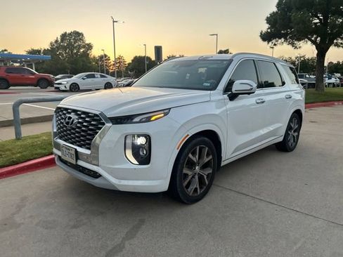 Used 2021 Hyundai Palisade Limited FWD image 2