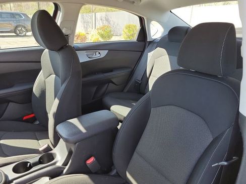 Used 2023 Kia Forte LXS w/ LXS Technology Package image 15