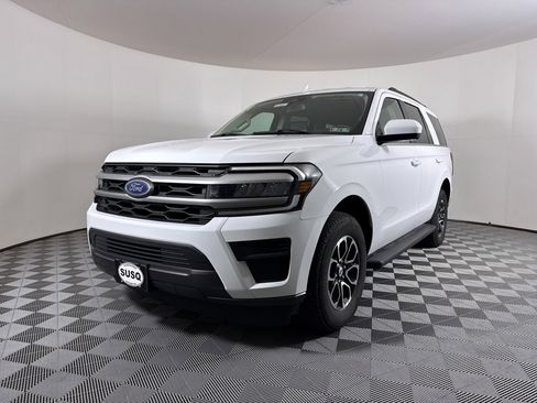 Used 2024 Ford Expedition XLT image 16