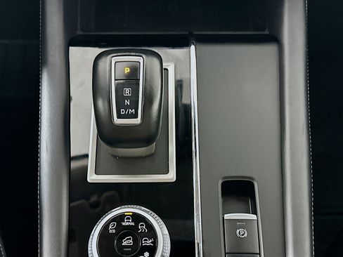 Used 2024 Mitsubishi Outlander SE image 25