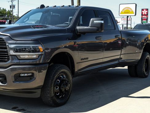 Used 2023 RAM 3500 Laramie AWD/4WD image 10