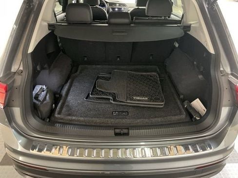 Used 2022 Volkswagen Tiguan SE AWD/4WD image 10