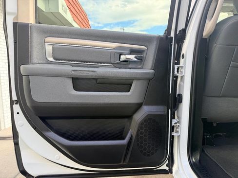 Used 2017 RAM 2500 Big Horn image 32