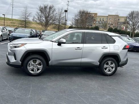 Used 2025 Toyota RAV4 XLE AWD/4WD image 7