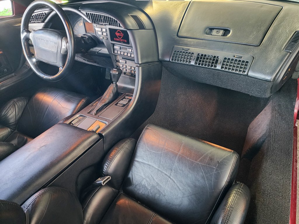 Used 1990 Chevrolet Corvette Coupe RWD image 16