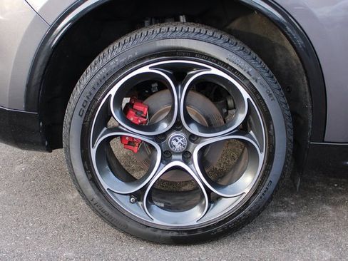 Used 2024 Alfa Romeo Stelvio Veloce image 39