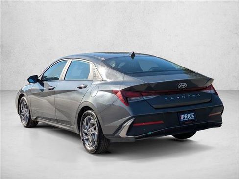 Used 2024 Hyundai Elantra SEL image 6