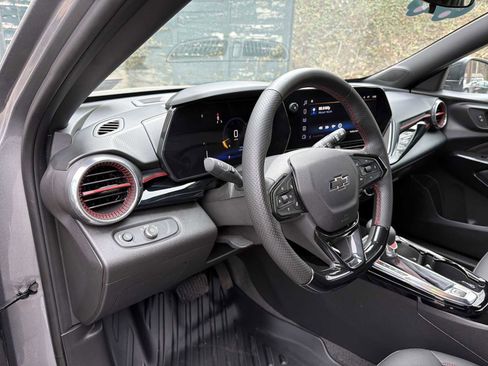 Certified 2025 Chevrolet Trax RS w/ Driver Confidence Package FWD image 10