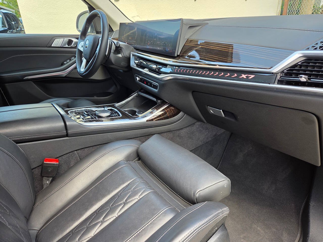 Used 2026 BMW X7 xDrive40i AWD/4WD image 9