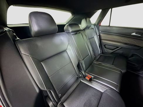 Used 2021 Volkswagen Atlas Cross Sport SE FWD image 26