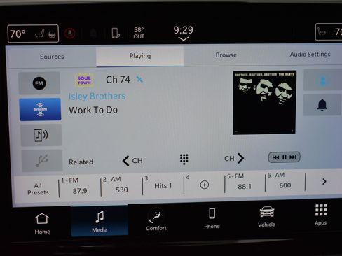 Used 2023 Chrysler Pacifica Touring-L FWD image 29