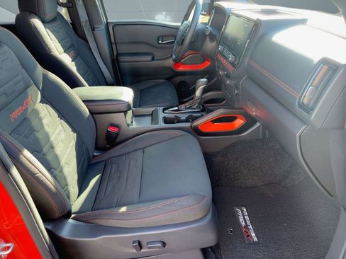 Used 2025 Nissan Frontier PRO-4X image 29