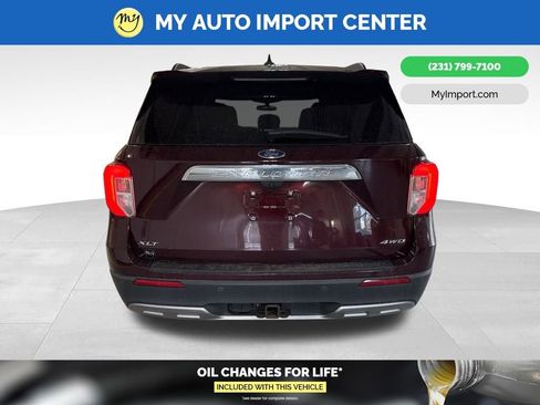 Used 2022 Ford Explorer XLT w/ Equipment Group 202A image 6