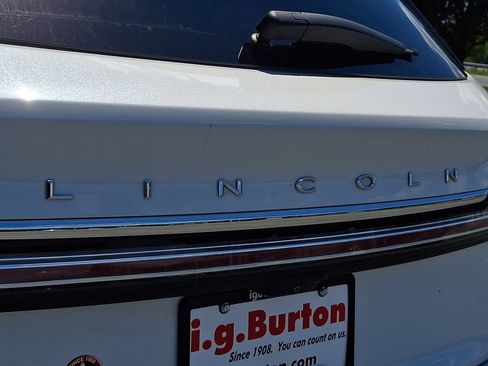 Used 2022 Lincoln Nautilus Reserve AWD/4WD image 31