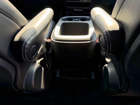 New 2026 Chrysler Pacifica Select FWD image 32