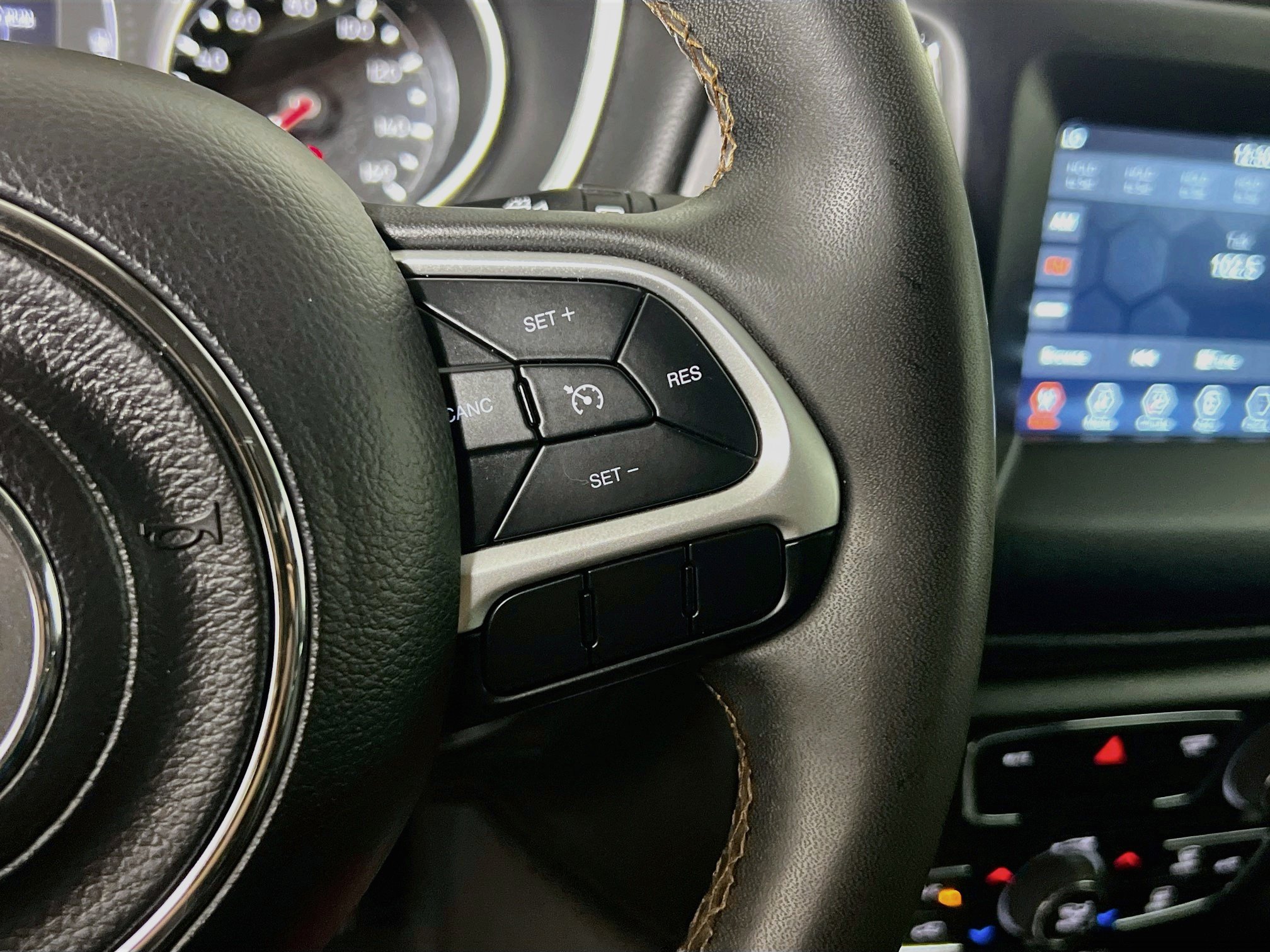 Used 2021 Jeep Compass Latitude w/ Sun and Sound Group FWD image 19