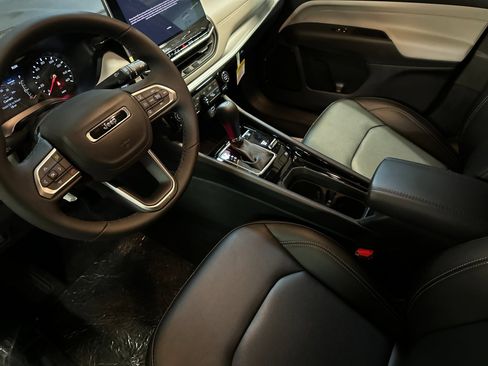 New 2026 Jeep Compass Limited image 9