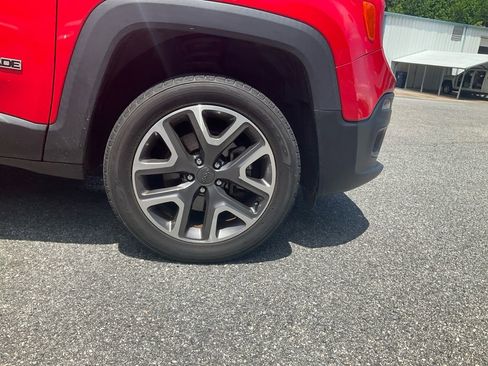 Used 2017 Jeep Renegade Latitude AWD/4WD image 10