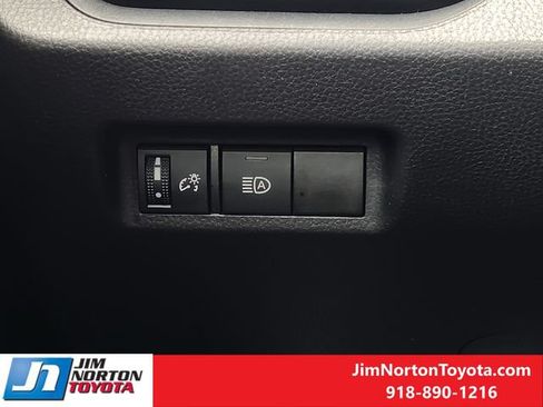 Used 2025 Toyota RAV4 XLE FWD image 23