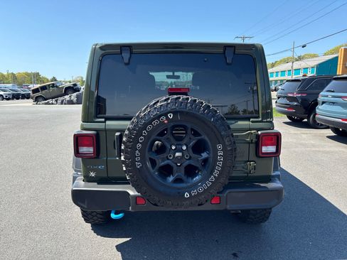 Used 2023 Jeep Wrangler Unlimited w/ Sun & Screen Package AWD/4WD image 7