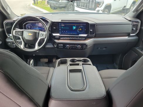Used 2024 Chevrolet Silverado 1500 LT RWD image 16