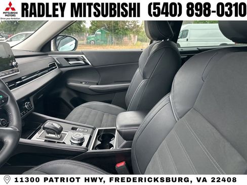 Used 2023 Mitsubishi Outlander SE AWD/4WD image 6