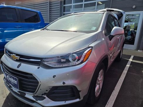Used 2021 Chevrolet Trax LT FWD image 3