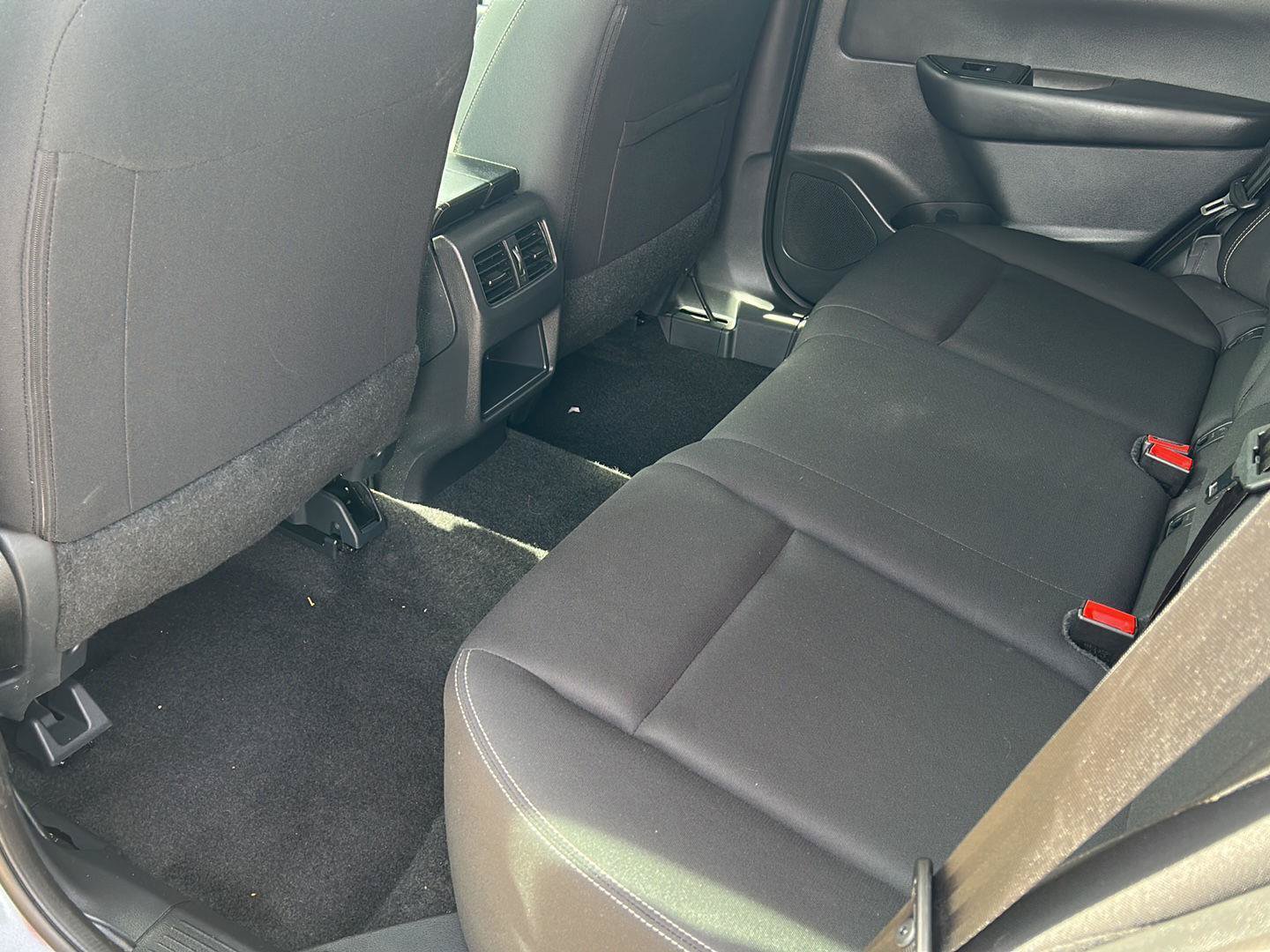 Used 2025 Nissan Rogue S AWD/4WD image 18