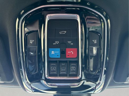 Certified 2023 Jeep Grand Cherokee L Overland w/ Rear Seat Video Group I AWD/4WD image 36
