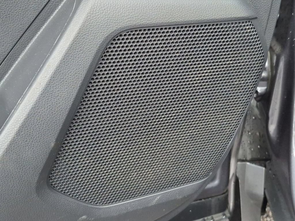 Used 2023 Toyota Highlander XLE FWD image 11
