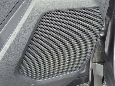 Used 2023 Toyota Highlander XLE FWD image 11