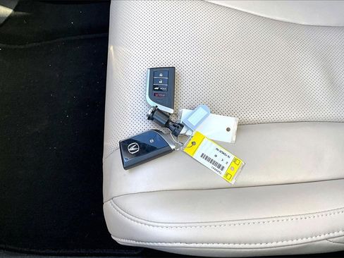 Used 2022 Acura MDX FWD w/ Technology Package image 33