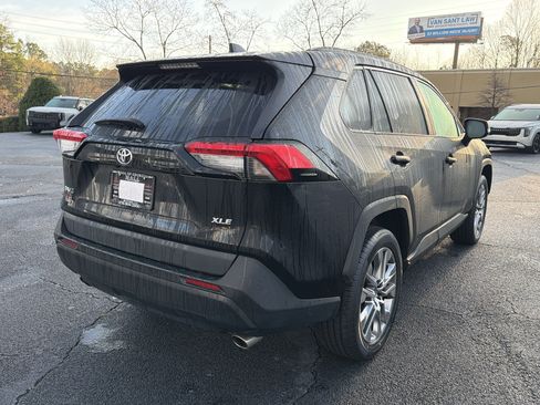 Used 2022 Toyota RAV4 XLE Premium image 7