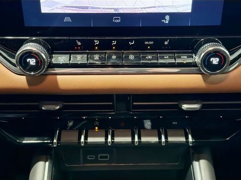 New 2026 GMC Canyon AT4 image 14