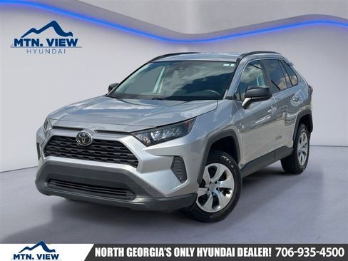 Used 2020 Toyota RAV4 LE FWD image 1