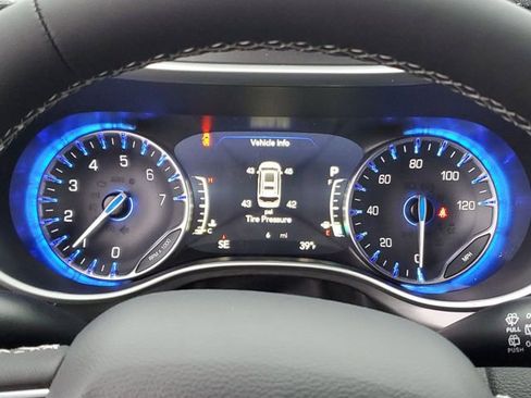 New 2026 Chrysler Pacifica Select image 8