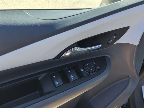 Used 2020 Chevrolet Bolt Premier w/ Infotainment Package image 21