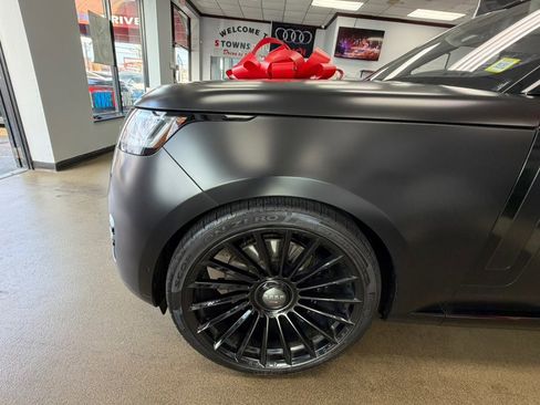 Used 2022 Land Rover Range Rover Long Wheelbase First Edition image 9