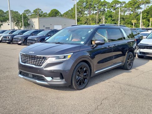 Used 2022 Kia Carnival SX FWD image 3