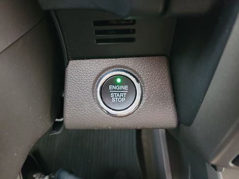 Used 2020 Ford Expedition XLT w/ FX4 Off-Road Package image 29