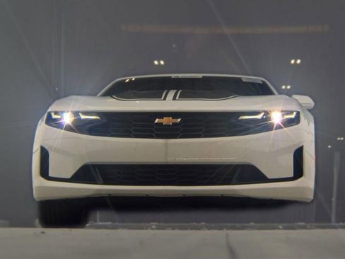 Used 2023 Chevrolet Camaro LT RWD image 3