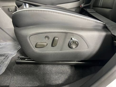 Used 2026 Buick Enclave Avenir w/ Super Cruise Package FWD image 23