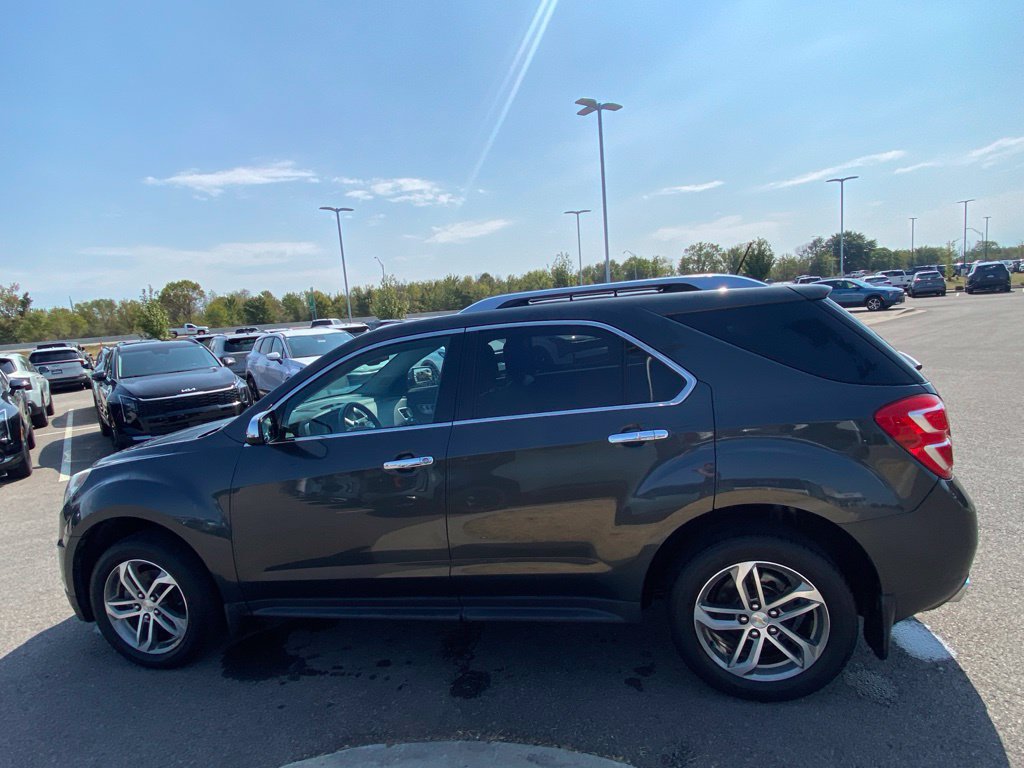 Used 2017 Chevrolet Equinox Premier w/ Enhanced Convenience Package AWD/4WD image 6