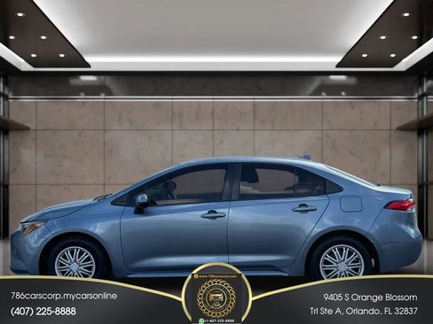 Used 2020 Toyota Corolla LE image 2