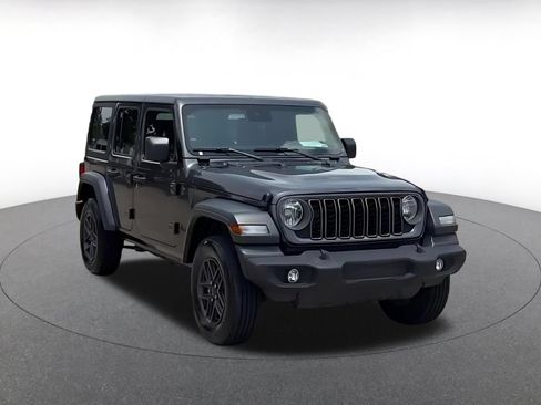 Used 2025 Jeep Wrangler Unlimited Sport AWD/4WD image 3