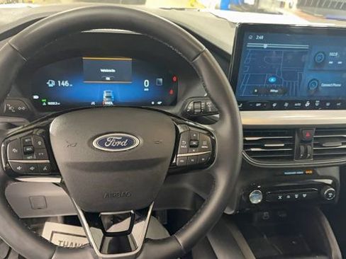 Used 2025 Ford Escape Platinum image 5