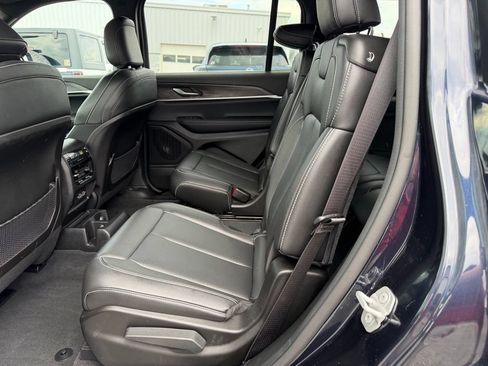 Used 2024 Jeep Grand Cherokee L Limited AWD/4WD image 34