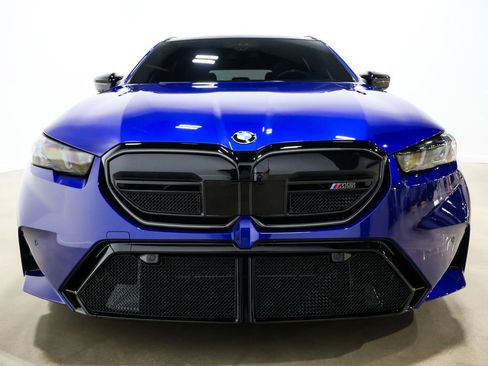 Used 2025 BMW M5 Touring image 24