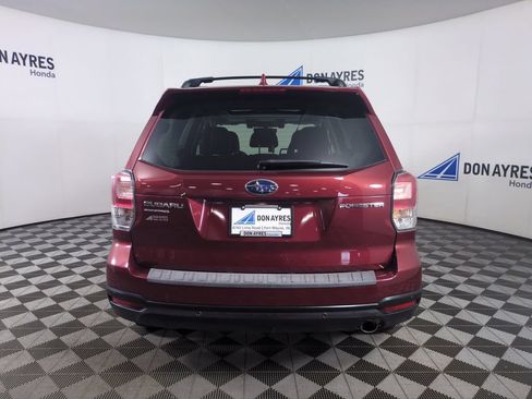 Used 2018 Subaru Forester 2.5i Touring AWD/4WD image 4